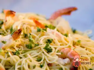 Тайський салат з локшиною та креветками