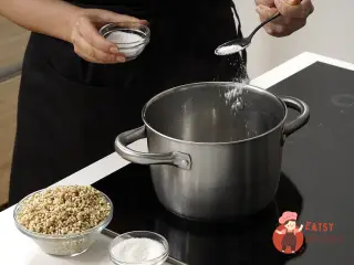 Крок 2: Перлова каша з курячими серцями