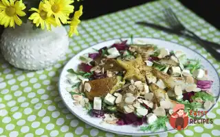 Теплий Салат З Карамелізованою Грушею, Мигдалем Та Вершковим Сиром