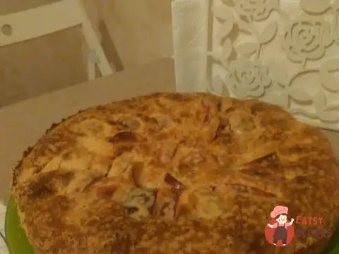 Шарлотка з хрусткою скоринкою