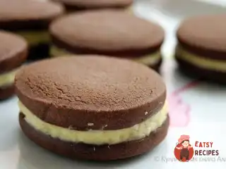 Шоколадне печиво з кокосовим кремом