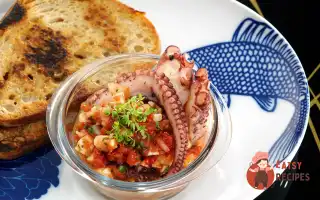 Сальса З Кальмарами Та Восьминогом