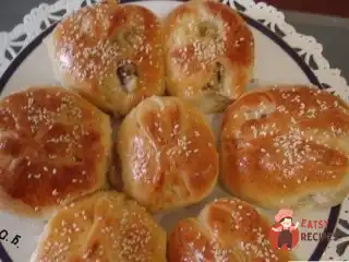 Грецькі булочки з картоплею та грибами