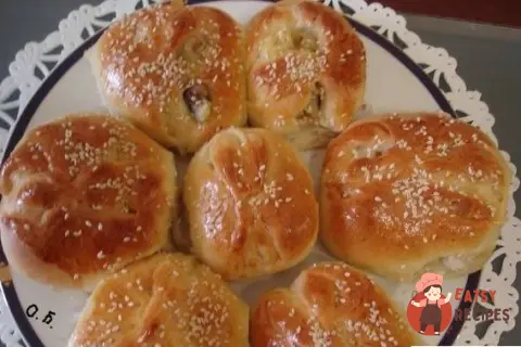 Грецькі булочки з картоплею та грибами