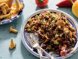 Гречка з курячими серцями