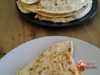 Кутаби з гарбузом, сиром та панчеттою