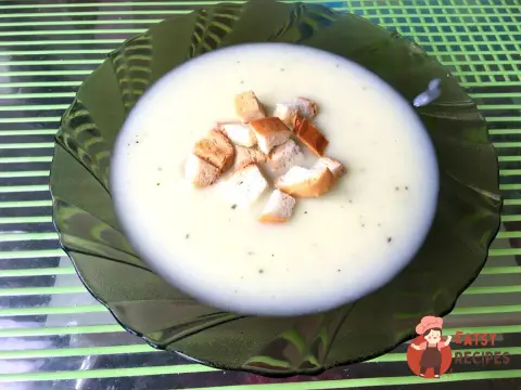 Вершковий суп з картоплею та кабачком