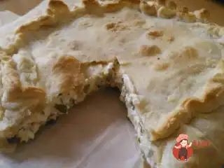 Листковий пиріг з сиром та зеленню