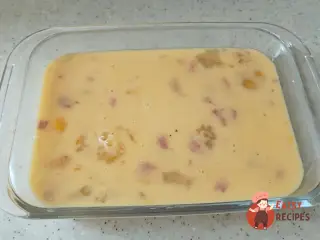 Крок 9: Омлет із ковбасою в духовці