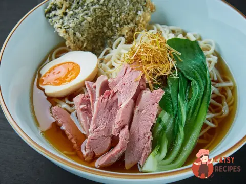 Локшина з качкою та капустою