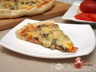 Піца зі свинячим фаршем