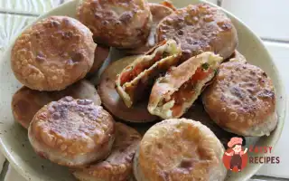 Пиріжки З Помідорами, Сиром Та Козячим Сиром