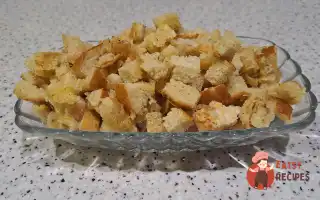 Сухарики В Духовці З Білого Батона З Кропом Та Часником