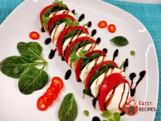 Капрезі зі шпинатом