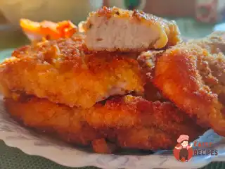 Куряче філе з прованськими травами в паніруванні