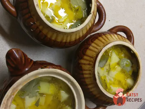 Горщики по-домашньому з куркою