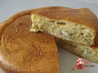 Швидкий пиріг із тіста на кефірі.