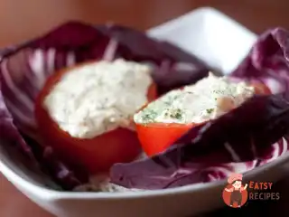 Помідори чері з маринованою фетою та маслинами