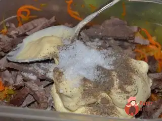 Салат з язиком та морквою
