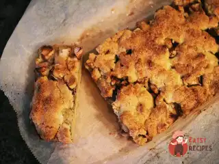 Яблучний пиріг з манною крупою