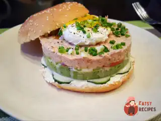 Бургер з тунцем та гуакамоле