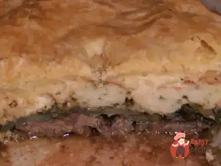 М'ясний каламбур з курки та яловичини