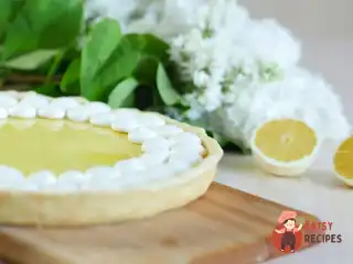 Лимонний тарт із меренгою