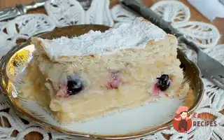 Торт Із Листкового Тіста З Вишнею