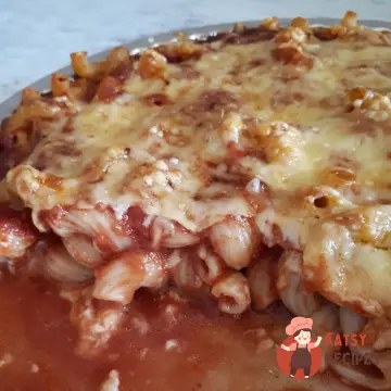 Гювеч із помідорів з макаронами