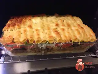 Паста з куркою, грибами, помідорами та вершками