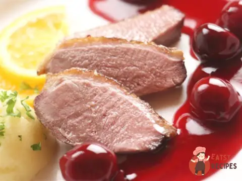 Качка з вишнею
