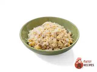 Салат з копченою куркою та ананасами