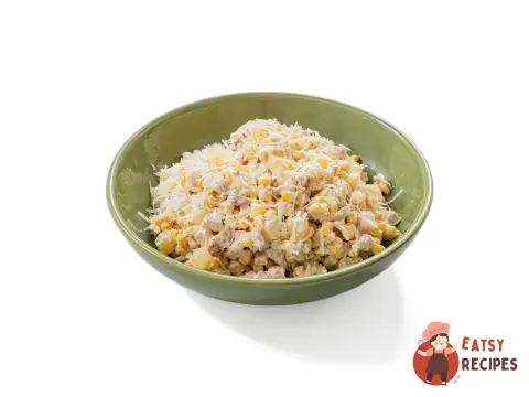Салат з копченою куркою та ананасами