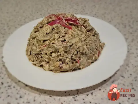 Салат із яловичої печінки з маринованою цибулею