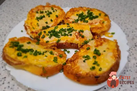 Бутерброди з курячим фаршем на сковороді