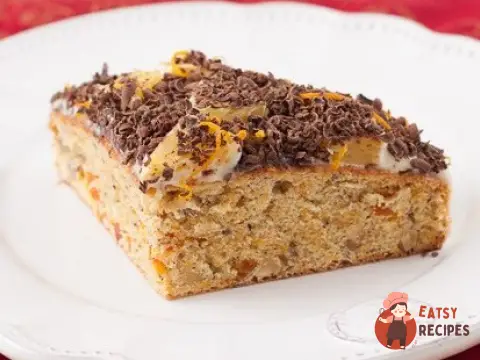 Морквяний торт з курагою та апельсинами