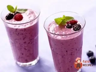 Ягідний смузі із зеленим чаєм