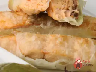 Лосось з васабі обсмажений у тісті філо з соусом з ківі