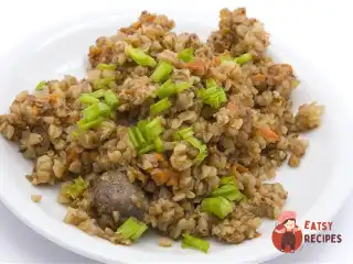 Гречана каша з цибулею на пару