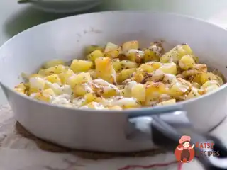 Смажена картопля з фетою та орегано