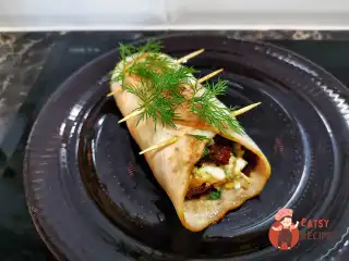 Рулетик із шинки з яйцем