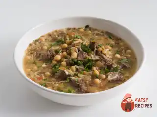 Харіра – традиційний марокканський суп із сочевицею та нутом.