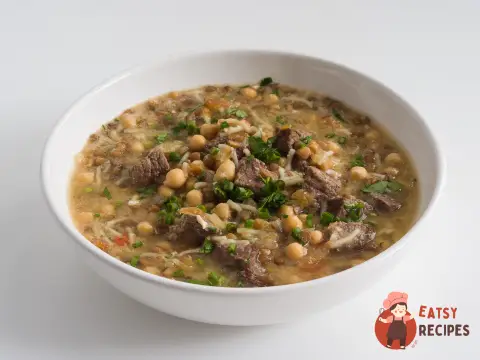 Харіра – традиційний марокканський суп із сочевицею та нутом.