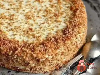 Банановий торт з горіхами