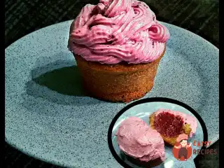 Капкейки з чорною смородиною