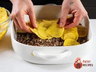 Крок 7: Картопля з фаршем і сиром у духовці