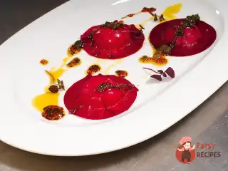 Бурякові равіолі з лососем