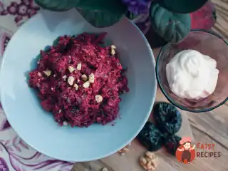Салат із квашеної капусти та буряків