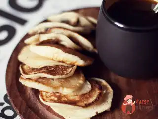 Оладки з яблуком та фундуком