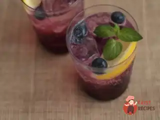 Домашній чорничний лимонад